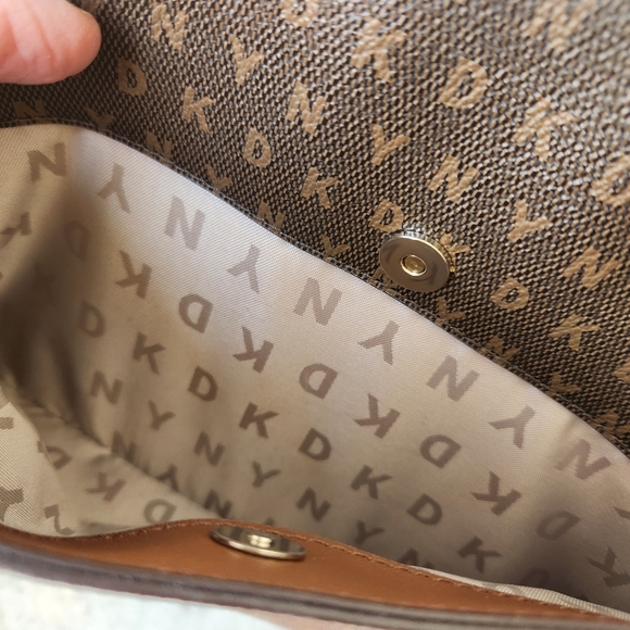 DKNY Signature Logo Maddison Dome Shoulder Bag Satchel Top Zip Brown Gold Chain - Picture 10 of 16